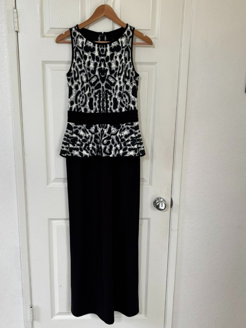 Tadashi Shoji Black with Animal Print Peplum Top Sleeveless Evening Gown Small